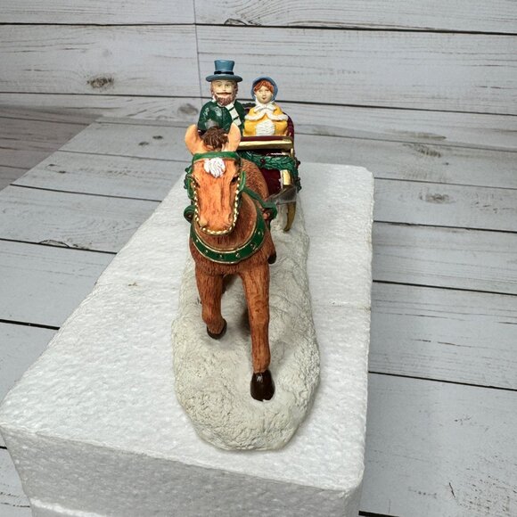 House Of Lloyd 1992 One Horse Open Sleigh Couple Christmas Around The World - Picture 3 of 10